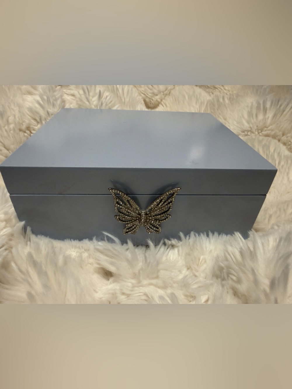 Gray Jewelry Organizer Box with Decorative Gold Accent